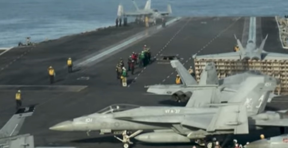 Irán presume que ataques con drones golpearon portaaviones de EE. UU