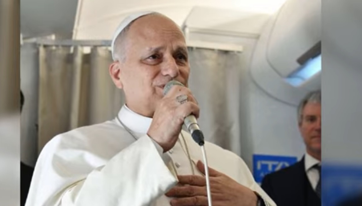 "No le tengo miedo": El Papa desafía a Trump desde el avión papal